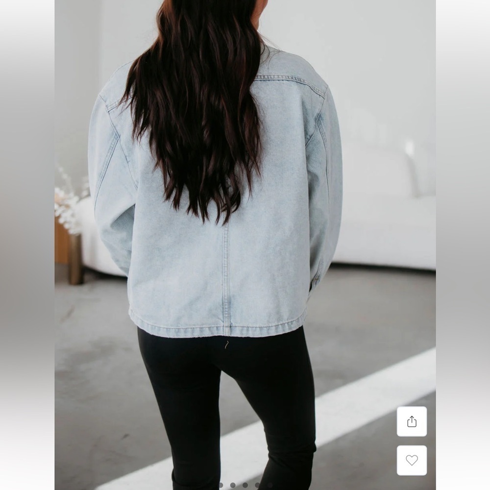 Veveret Denim Utility Jean Jacket Size Medium Light Wash Oversized Cargo Pockets - Picture 3 of 15